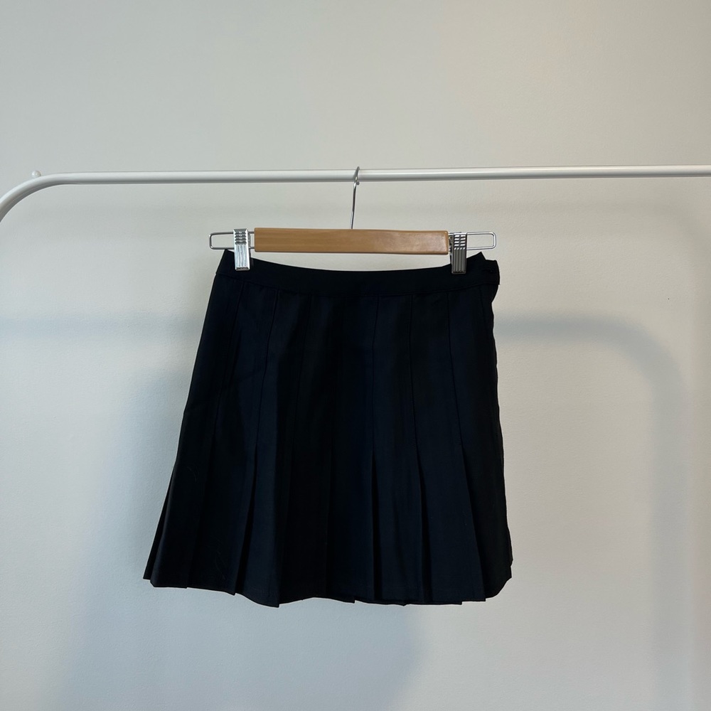 Urban Outfitters Black Pleated Mini Skirt size XS